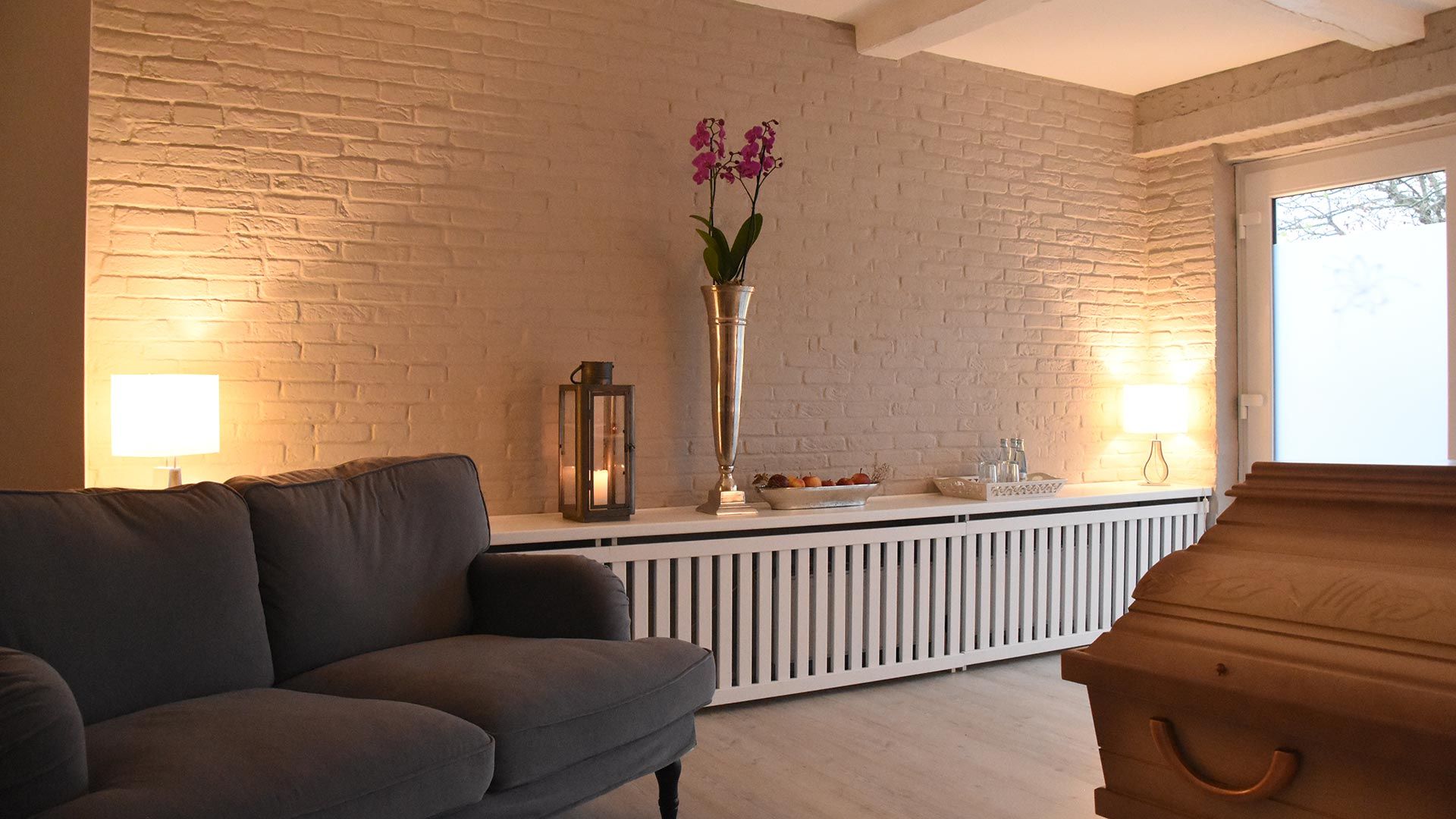 Innenansicht Couch Bestattungsinstitut Hecht in Reinfeld